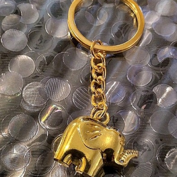 Golden Elephant Keychain - Picture 3 of 6
